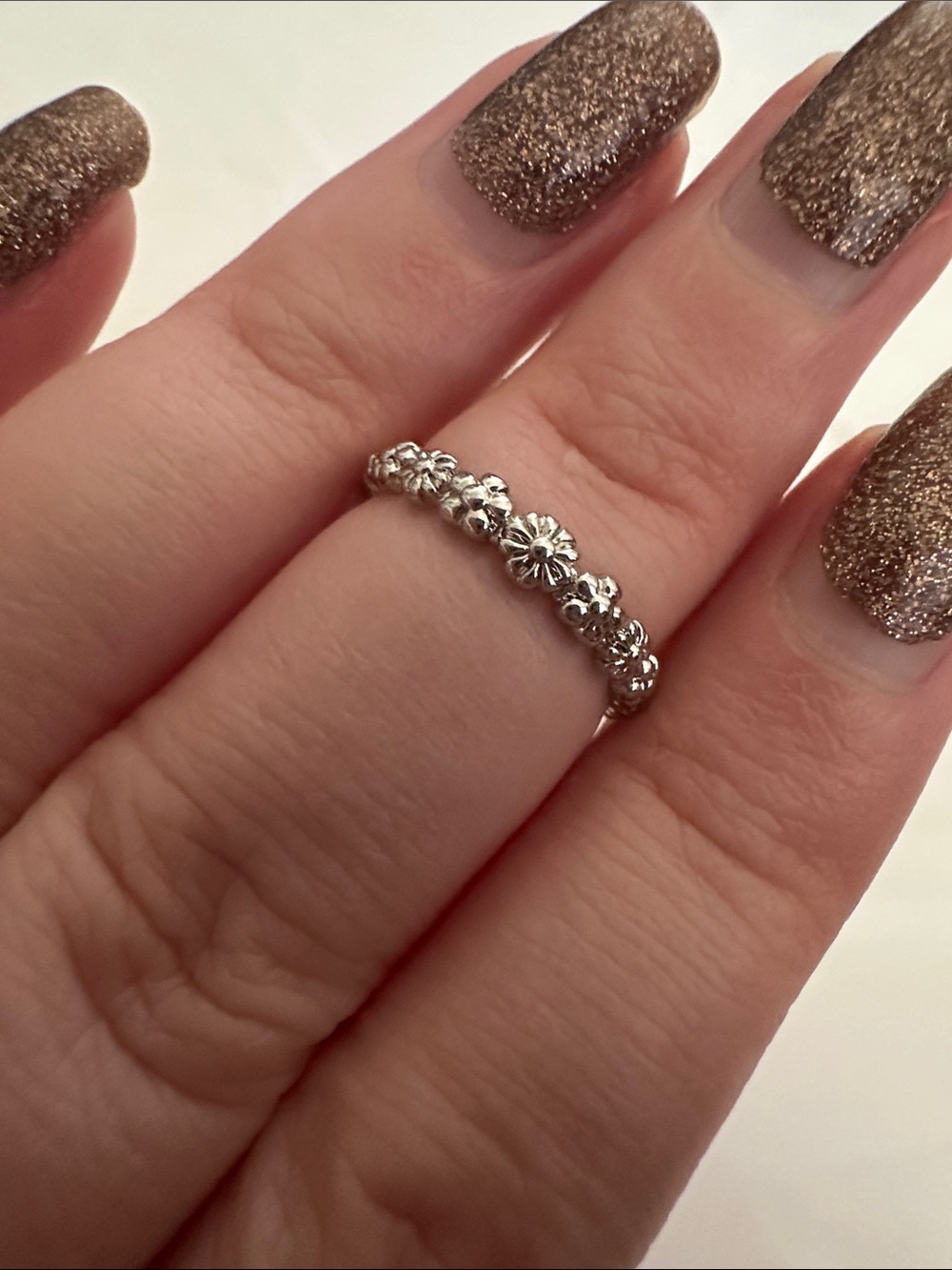 NWOT Pura Vida Size 4 Classic Silver Floral Band Ring - Silver - Picture 2 of 2